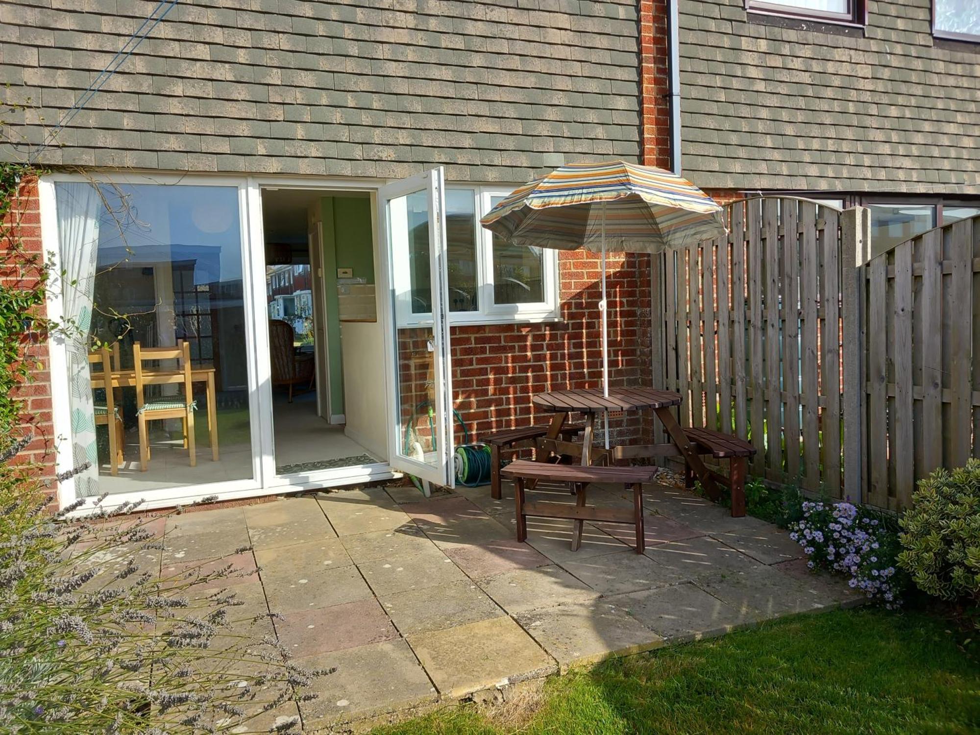 Villa Seair Rustington Esterno foto